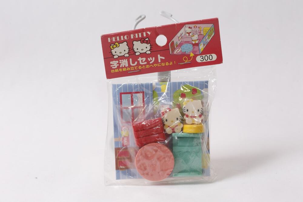 2000 Sanrio Hello Kitty Furniture-shaped Erasers Kitty's Room ~ 260702-WH 1207